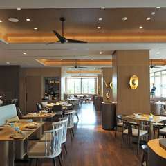 シェアして楽しめる、カジュアルなビストロスタイル