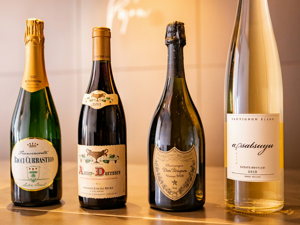 誰もが知る銘柄からマニアックな一本まで豊富に揃うワイン