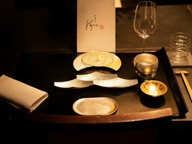 串揚げコースを引き立てるスタイリッシュなコーディネート