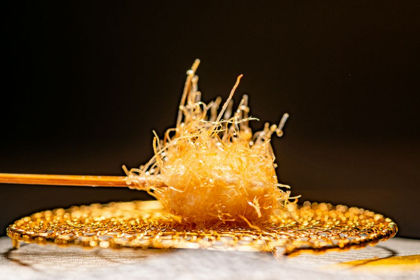 プチプチとした食感と鮪節の豊かな風味に魅了される『子持ち蒟蒻』