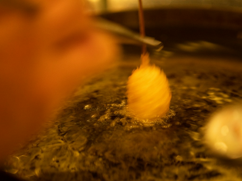 軽い食感の秘訣は、シェフが独学で習得した「油切」