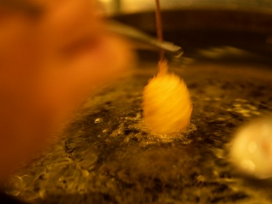 軽い食感の秘訣は、シェフが独学で習得した「油切」