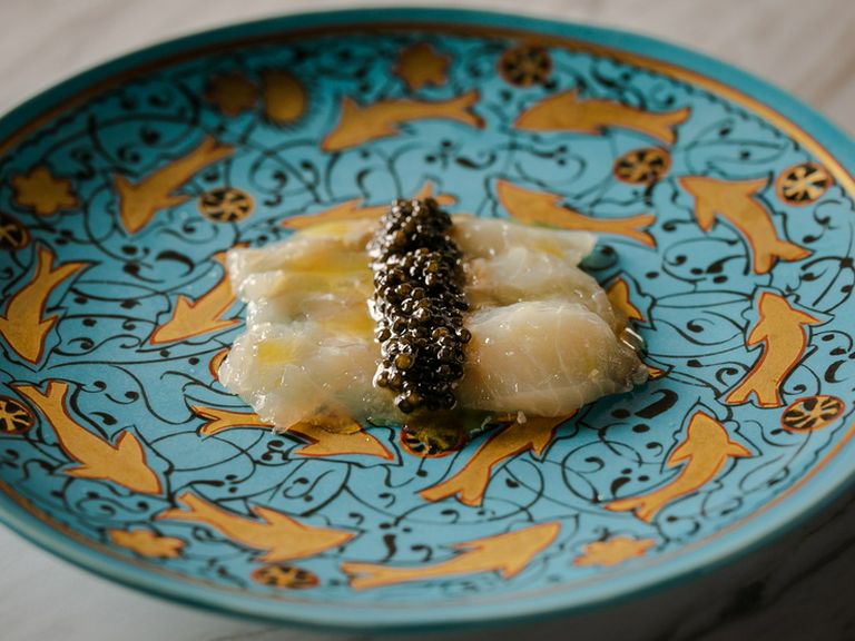 食材探しの旅で生まれた料理『チョウザメのカルパッチョ』