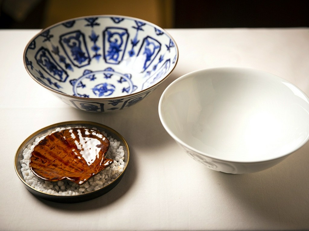 料理を引き立てながらも存在感のある器で提供