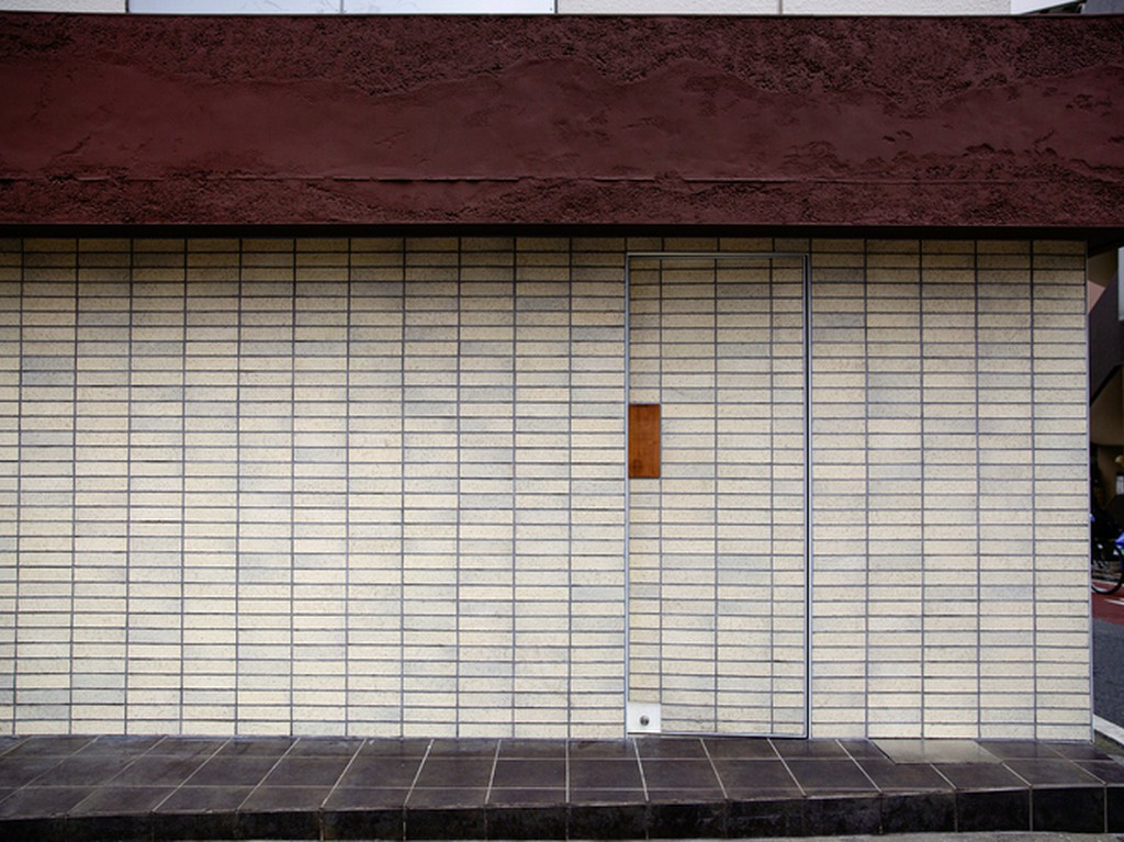 食通の心をくすぐる、あえてひっそりとさせた佇まい