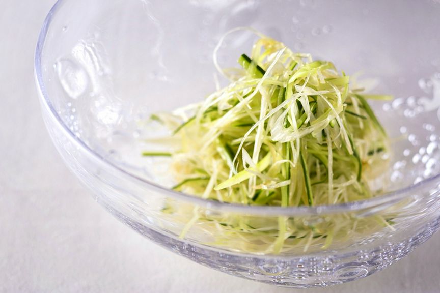 丁寧な仕事の積み重ねで完成される、至極シンプルな前菜『搾菜』