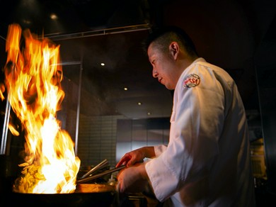 シェフ、サービスが一丸となり、より良い時間をつくるおもてなし