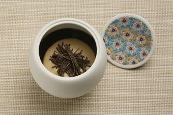 知られざる逸品・銀寄栗を使用した洋風茶碗蒸し『栗とトリュフのフラン』