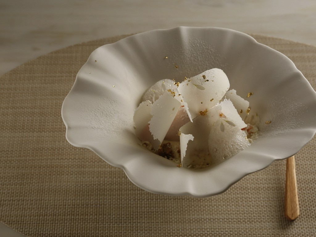 アニバーサリーを彩り、コースを締めくくる『アシェットデセール』