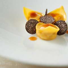 ナポリ名物をアレンジしたスペシャリテ『トルテッロ ジェノヴェーゼ』