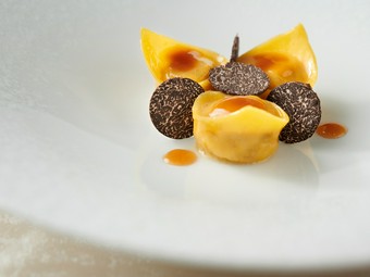 ナポリ名物をアレンジしたスペシャリテ『トルテッロ ジェノヴェーゼ』