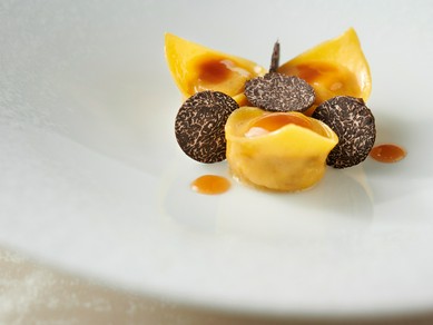 ナポリ名物をアレンジしたスペシャリテ『トルテッロ ジェノヴェーゼ』