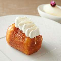 ゲスト好みのリキュールを後がけ、軽やかな味わい『ババ ナポレターノ』