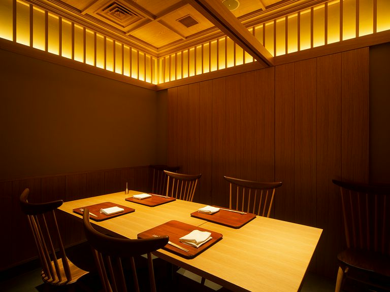 会食にぴったりな落ち着いた個室				