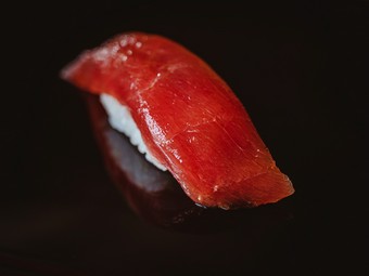 幸福感がこみ上げる『鮪赤身』