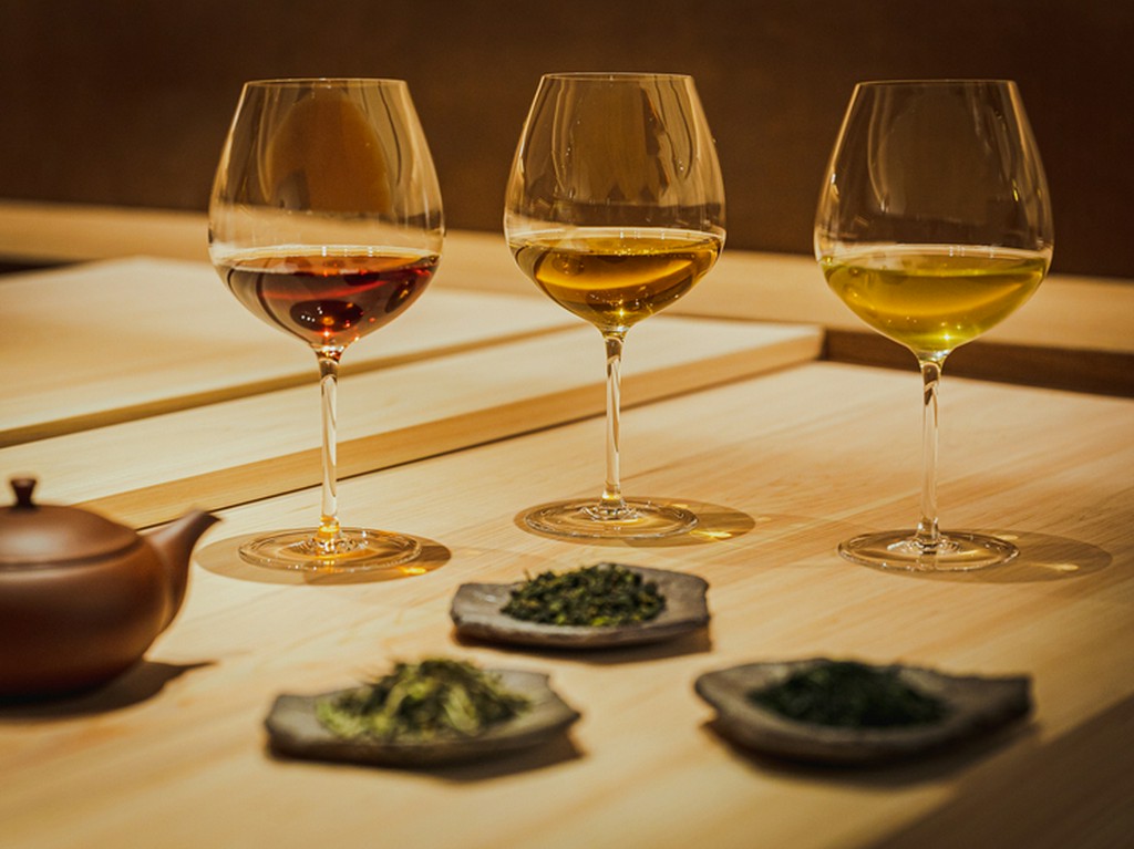 お酒の弱い方には、充実の冷茶のセレクションを				