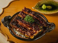 コースの最後を〆る豪快な『うなぎの蒲焼きごはん』