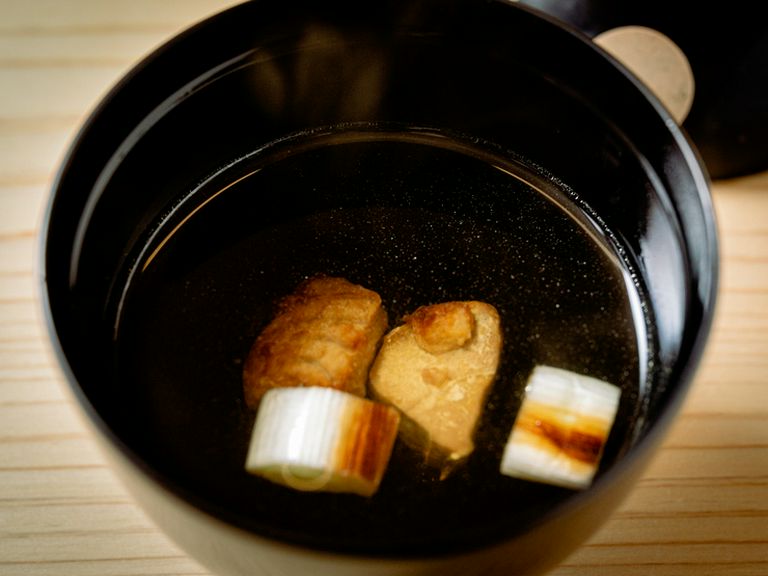 最後を締めるのは、江戸庶民に愛された『ねぎま汁』