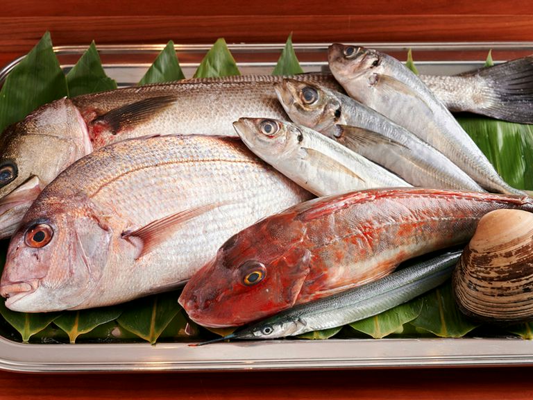 奥田シェフの地元、山形を中心に送られてくる産地直送の魚				