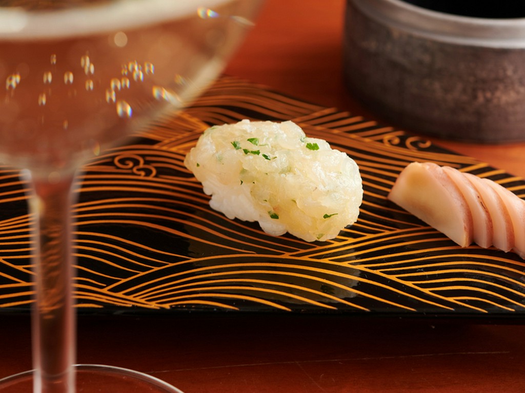 オイルx塩でつくる新しい『オイル寿し』の世界				