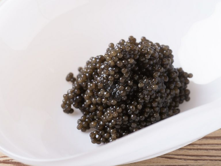 日本料理は日本の食材から。キャビアも国産のものを使用