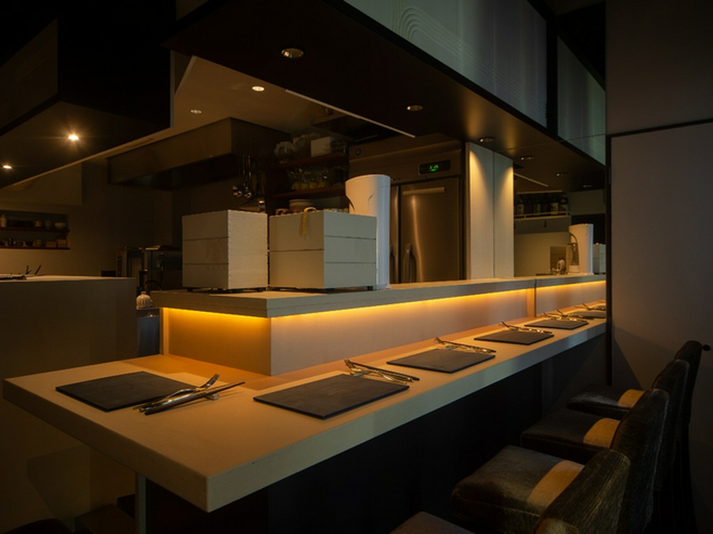 食材と工芸の里・徳島と長野のカルチャーが調和した空間も魅力