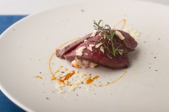 鮮烈な美味しさに熱燗が合う【鹿芯玉 クリームチーズ 苺】