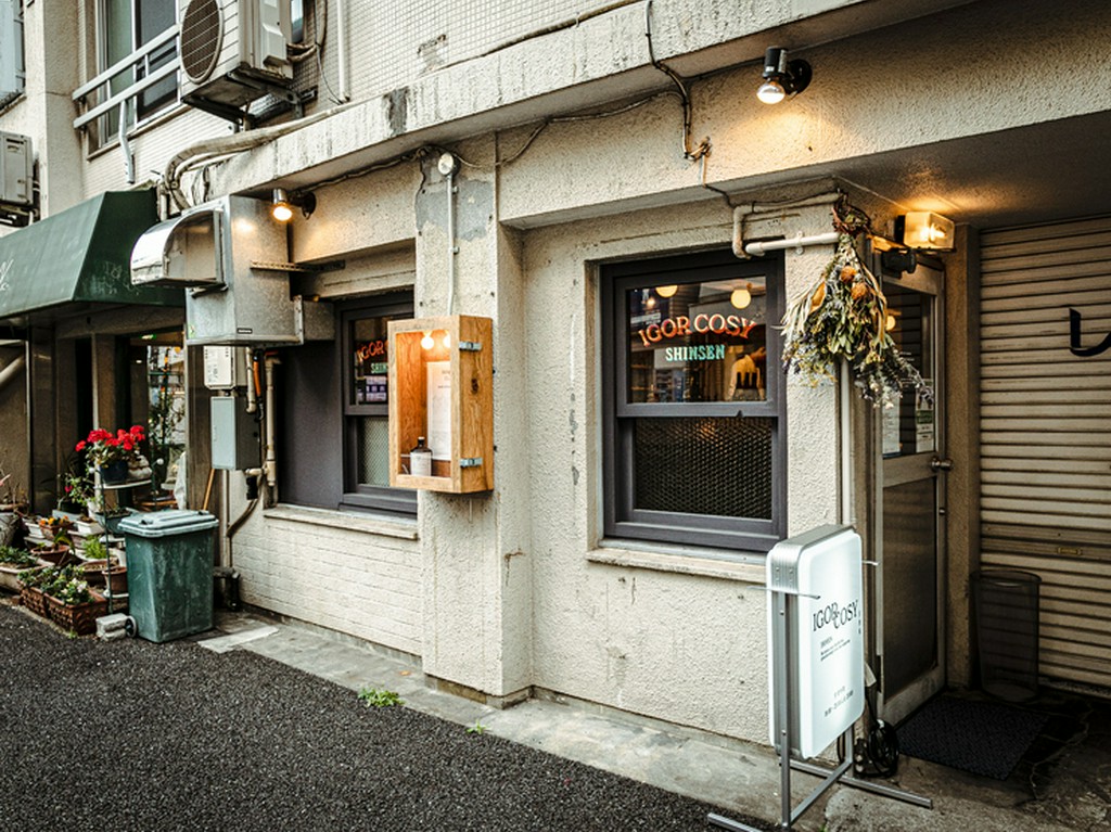 神泉駅出てすぐの好立地