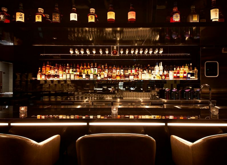 10階【SPICE LAB TOKYO】でのディナー前後の利&#12132;にも最適