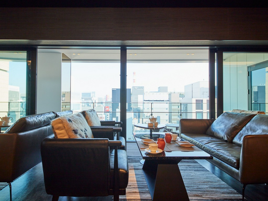 グレイルーム店内