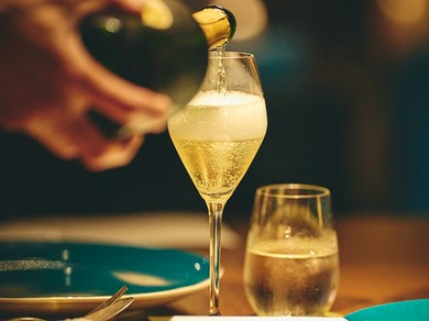 成澤亨太氏監修。スパイスとワインが奏でる新たなマリアージュ