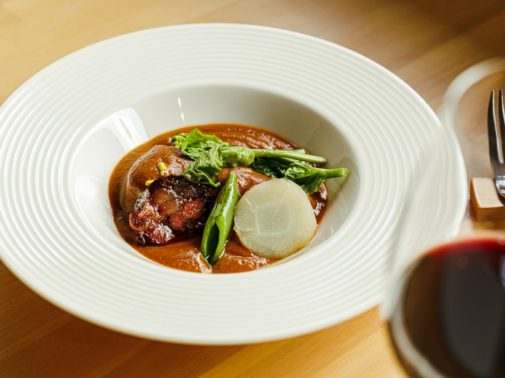 スペシャリテは魚の旨みが凝縮した『ブイヤベース』