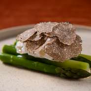 ▶お席のご指定につきましては、ご要望に添えない場合もございますので、予めご了承ください。
▶ご予約のお時間15分を過ぎてご連絡が取れない場合はやむを得ずキャンセル扱いとさせていただく場合がございますので遅れる場合は必ずご連絡下さい。
▶5名様以上のご予約の際は直接店舗までお問い合わせください。
▶小学1年生未満のお子様のご来店はお断りしております。ご了承ください。
