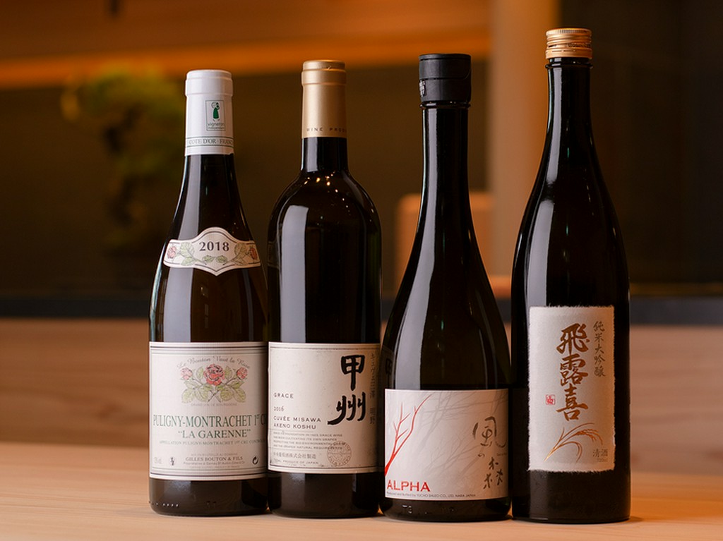 和食に合うワインと日本酒が充実				