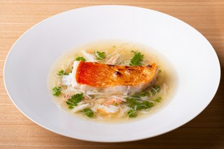 魚を余すところなく味わって欲しい『金目鯛の炭火焼』				