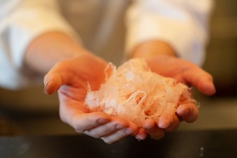 まぐろ節と真昆布でとる出汁				