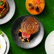 ■■ペアリングドリンク■■
コースメニューに合わせた、モクテルとワインのペアリングをご用意しております。
当日、スタッフまでお気軽にお申し付けください。