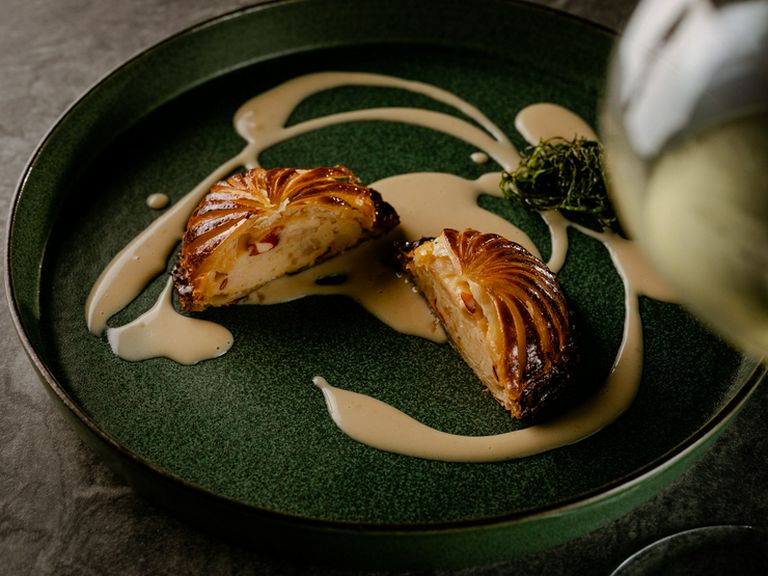 ?木ワールドを堪能できる特別なカウンター席にエスコート!