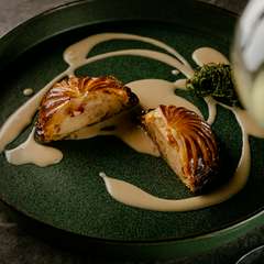 髙木ワールドを堪能できる特別なカウンター席にエスコート！