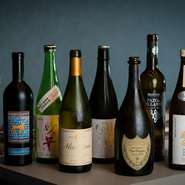 季節の食材のおまかせコースに合わせて10種類以上の上質なワインや日本酒全でペアリングご用意しております。