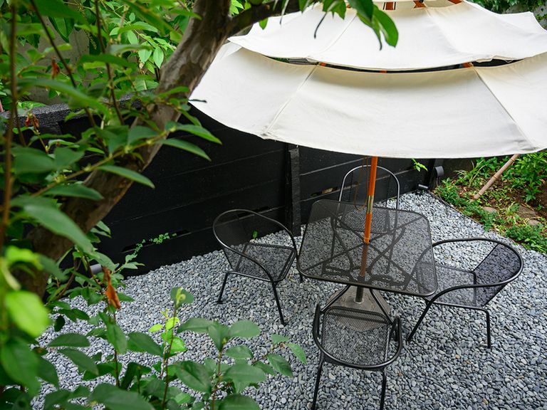 ランチはペット連れOKのテラス席で