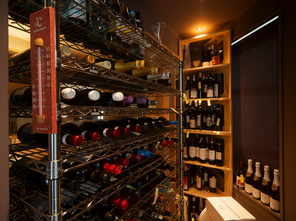 食通も唸る料理とマニアックなワインが楽しめる新宿の隠れ家