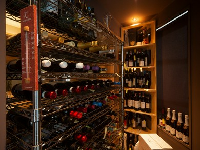 食通も唸る料理とマニアックなワインが楽しめる新宿の隠れ家