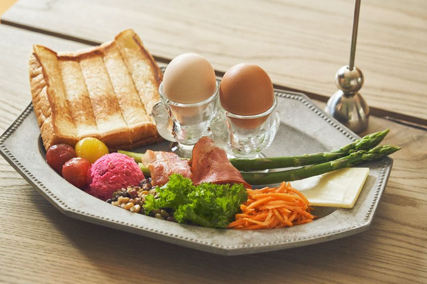 シグネチャーディッシュは、フランスでは定番の朝食メニュー。『ムイエットプレート』