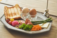 シグネチャーディッシュは、フランスでは定番の朝食メニュー。『ムイエットプレート』