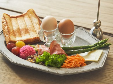 シグネチャーディッシュは、フランスでは定番の朝食メニュー。『ムイエットプレート』