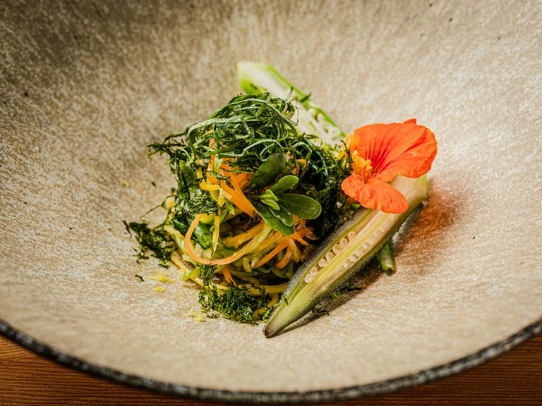 コースの一例『ヌードルサラダ』