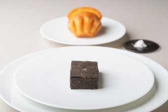 クラシックな料理を端正に表現『フォアグラ　トリュフ』