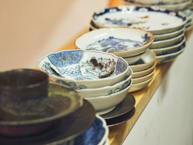 アンティークの和食器が中華に新たな表情を与える