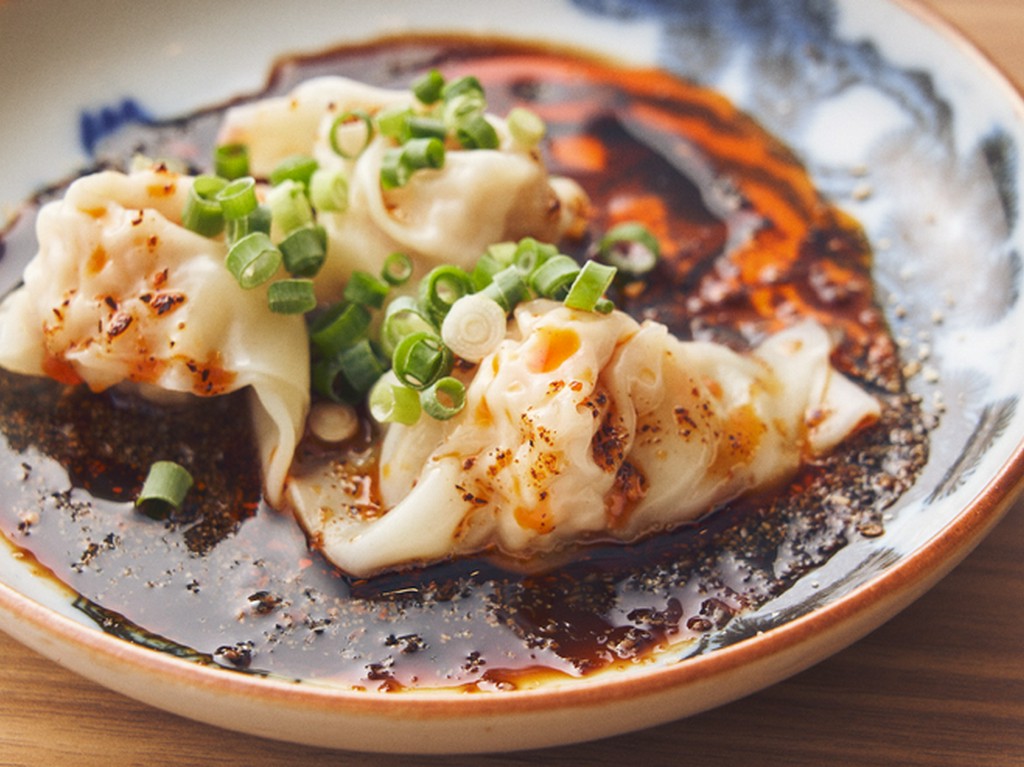 口当たりよく茹でたワンタンは、具材とタレが好バランス。『茹でワンタン』（3個）